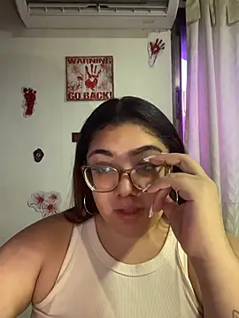 KathyGonzalez online show from October 25, 2025, 11:29 am