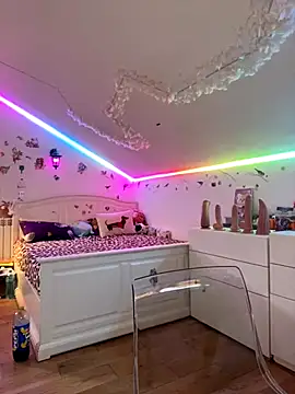 SelenaBee online show from October 11, 2025, 7:51 am