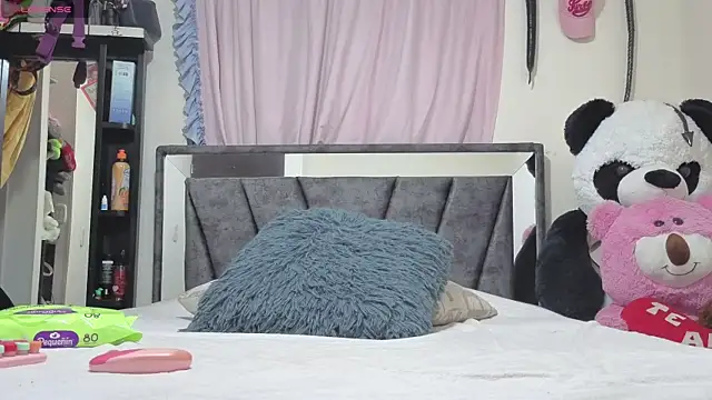 Snapshot of Hotsamantamature chatting on October 18, 2025, 2:03 am Hotsamantamature online show from October 18, 2025, 2:03 am