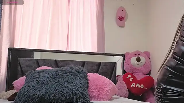 Snapshot of Hotsamantamature chatting on November 5, 2025, 9:04 pm Hotsamantamature online show from November 5, 2025, 9:04 pm