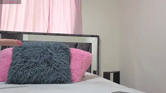 Snapshot of Hotsamantamature chatting on November 7, 2025, 8:53 pm Hotsamantamature online show from November 7, 2025, 8:53 pm