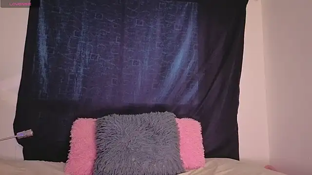 Hotsamantamature online show from May 29, 2026, 11:03 pm
