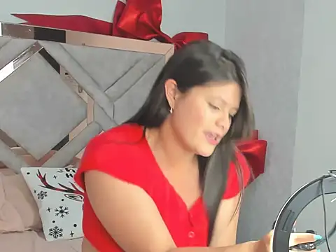 Victoriabecker online show from December 18, 2025, 8:37 pm