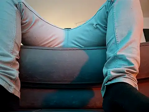 Snapshot of Leonormaldick chatting on March 11, 2025, 12:17 pm Leonormaldick online show from March 11, 2025, 12:17 pm