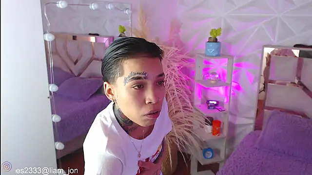 Jonesliam23 online show from October 1, 2025, 7:20 pm