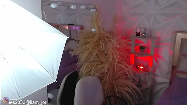 Jonesliam23 online show from October 9, 2025, 7:23 pm