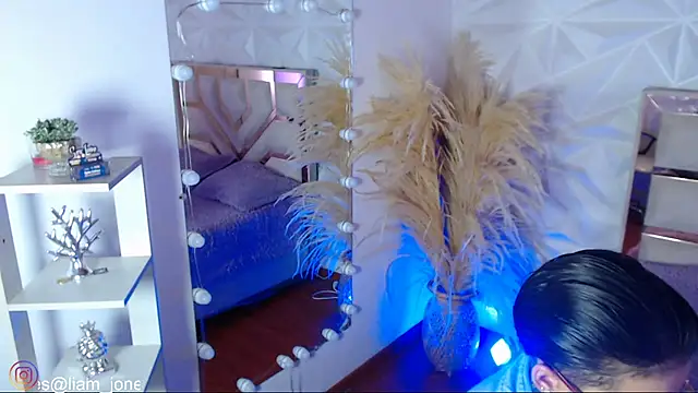 Jonesliam23 online show from February 17, 2026, 7:09 pm