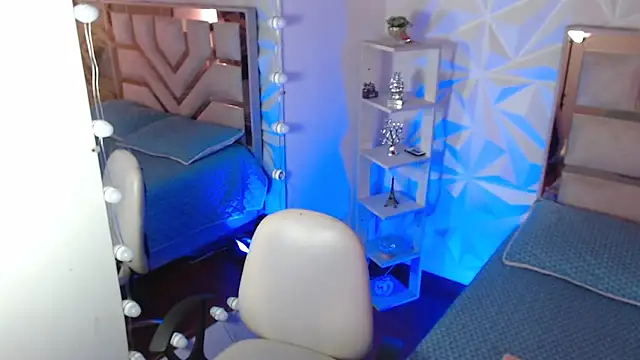 Jonesliam23 online show from April 7, 2026, 7:58 pm