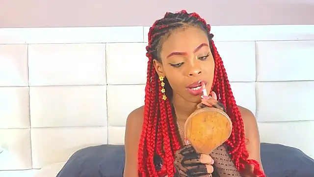 adaraSmiith online show from February 3, 2026, 8:58 pm