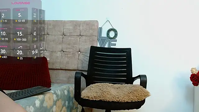 luisa curli online show from September 20, 2025, 4:02 am