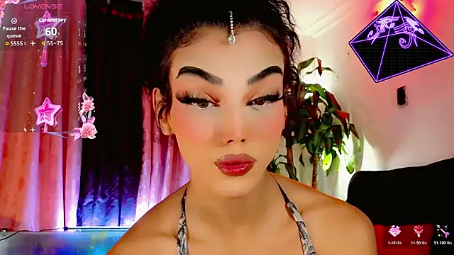 Snapshot of the-horus-girl chatting on April 29, 2026, 3:43 am the-horus-girl online show from April 29, 2026, 3:43 am