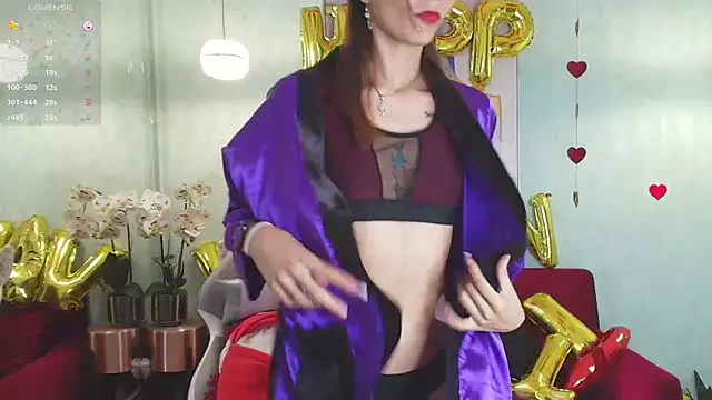 Snapshot of Tamara_slimx chatting on February 15, 2025, 1:53 am Tamara slimx online show from February 15, 2025, 1:53 am