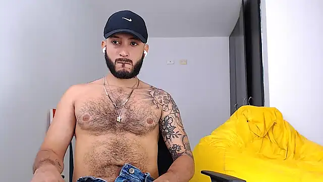 Sanit Di online show from December 3, 2025, 3:32 pm