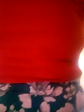 Snapshot of isaReyes chatting on October 12, 2025, 12:04 pm isaReyes online show from October 12, 2025, 12:04 pm