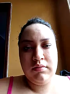 Snapshot of isaReyes chatting on October 20, 2025, 1:44 pm isaReyes online show from October 20, 2025, 1:44 pm