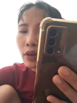 Snapshot of Linda_2k chatting on December 27, 2024, 8:13 am Linda 2k online show from December 27, 2024, 8:13 am