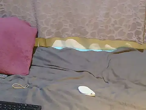 slim girl02 online show from November 13, 2025, 5:17 am