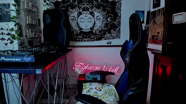 Snapshot of Demongirl6666 chatting on January 8, 2025, 5:05 am Demongirl6666 online show from January 8, 2025, 5:05 am