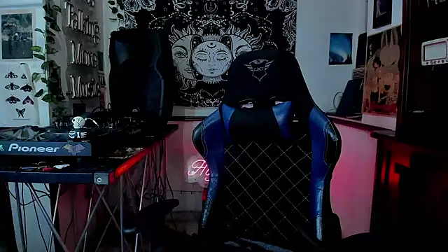 Snapshot of Demongirl6666 chatting on January 11, 2025, 3:23 am Demongirl6666 online show from January 11, 2025, 3:23 am