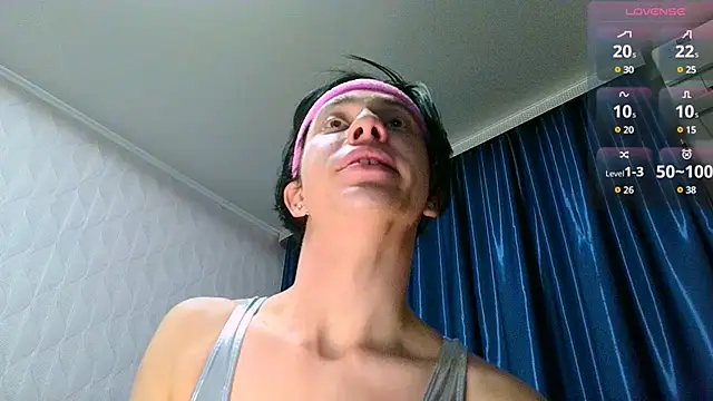 Snapshot of Jerry_Bomb chatting on December 18, 2024, 9:29 pm Jerry Bomb online show from December 18, 2024, 9:29 pm