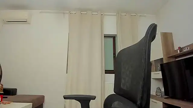 justchloex online show from September 30, 2025, 3:33 am