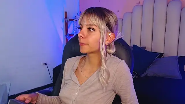 peyton golden1 online show from October 5, 2025, 3:38 am