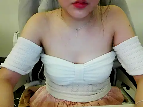 Yin-girl online show from December 1, 2025, 7:41 pm