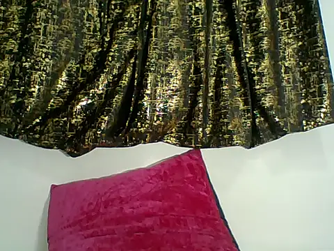 PrettyPrincess14 online show from January 14, 2026, 2:28 am