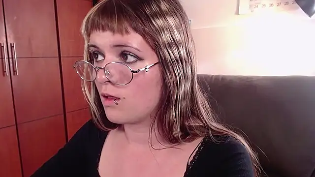 NEXT DOOR GIRL  online show from November 8, 2025, 9:35 pm