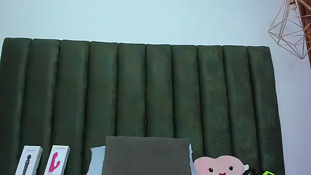 ThailyCherry online show from November 14, 2025, 8:07 pm