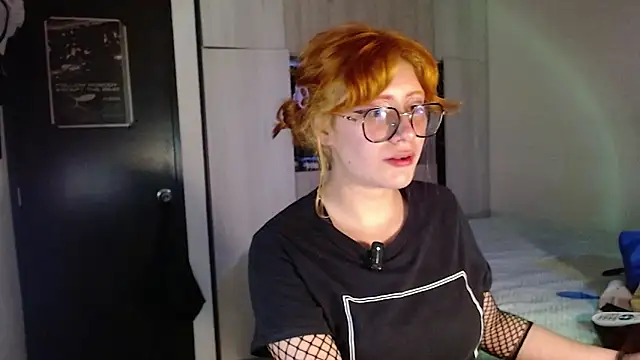 mariana124- online show from December 14, 2025, 1:11 am