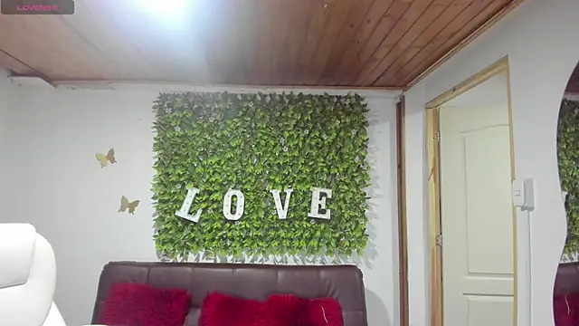 Enma  clark online show from February 12, 2025, 7:13 pm