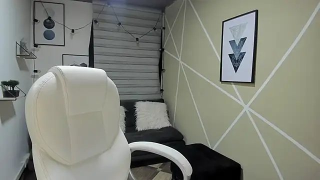 Enma  clark online show from September 20, 2025, 4:02 am