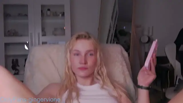 Snapshot of ginger_vi chatting on December 22, 2024, 2:49 pm ginger vi online show from December 22, 2024, 2:49 pm