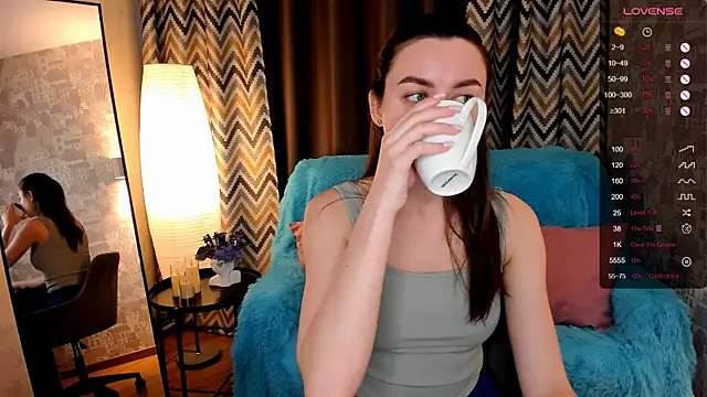 Snapshot of annacooleman chatting on November 10, 2025, 8:13 am annacooleman online show from November 10, 2025, 8:13 am