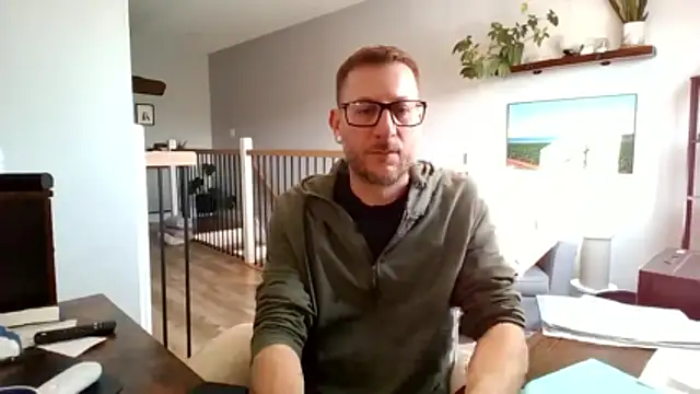 Bigdicktrav902 online show from April 7, 2026, 12:05 pm