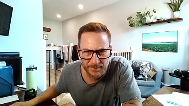 Bigdicktrav902 online show from April 20, 2026, 4:10 pm