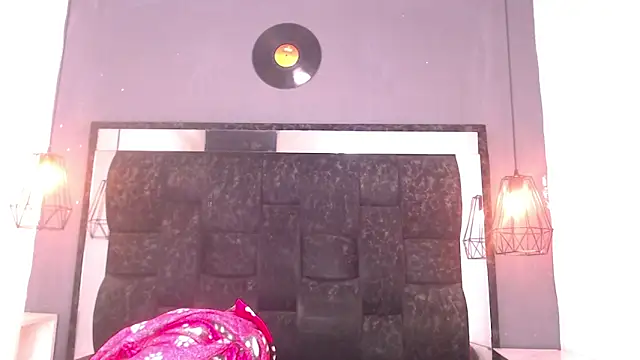 Snapshot of AndreaGil_ chatting on February 15, 2026, 8:05 pm AndreaGil online show from February 15, 2026, 8:05 pm