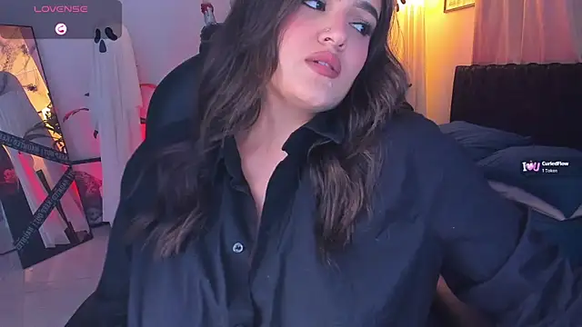 Snapshot of ellarosee_ chatting on October 21, 2025, 6:19 pm ellarosee online show from October 21, 2025, 6:19 pm