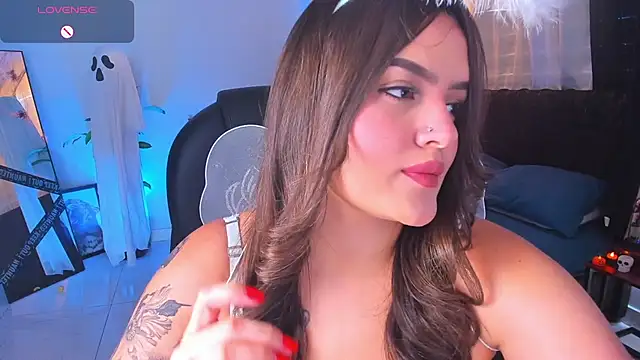 Snapshot of ellarosee_ chatting on October 28, 2025, 5:37 pm ellarosee online show from October 28, 2025, 5:37 pm