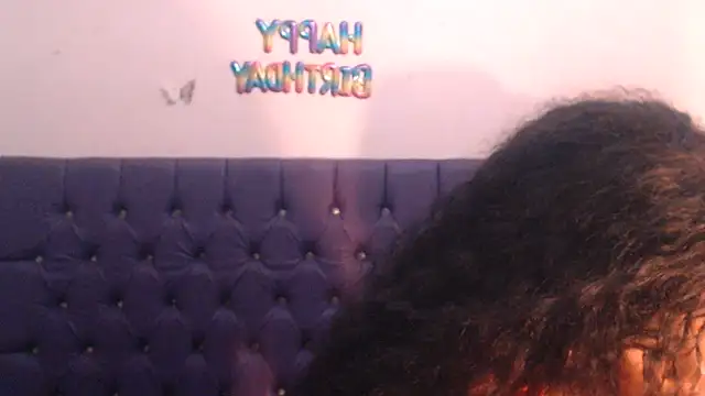 Snapshot of Queennwenn chatting on November 2, 2025, 12:46 am Queennwenn online show from November 2, 2025, 12:46 am