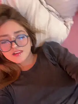 Snapshot of SweetJennaa chatting on October 10, 2025, 3:27 am SweetJennaa online show from October 10, 2025, 3:27 am