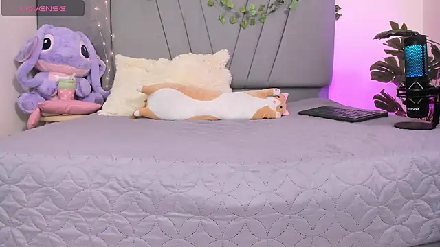 Snapshot of emy_bonita1 chatting on February 27, 2025, 2:21 am emy bonita1 online show from February 27, 2025, 2:21 am