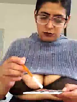 Snapshot of Kittybouncy69 chatting on January 21, 2025, 2:15 pm Kittybouncy69 online show from January 21, 2025, 2:15 pm