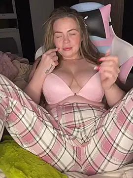 Snapshot of chelsiekink3 chatting on December 14, 2024, 12:22 am chelsiekink3 online show from December 14, 2024, 12:22 am