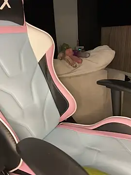 Snapshot of chelsiekink3 chatting on December 24, 2024, 12:00 am chelsiekink3 online show from December 24, 2024, 12:00 am