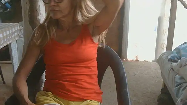 Snapshot of couplemilf2 chatting on June 6, 2026, 7:07 pm couplemilf2 online show from June 6, 2026, 7:07 pm