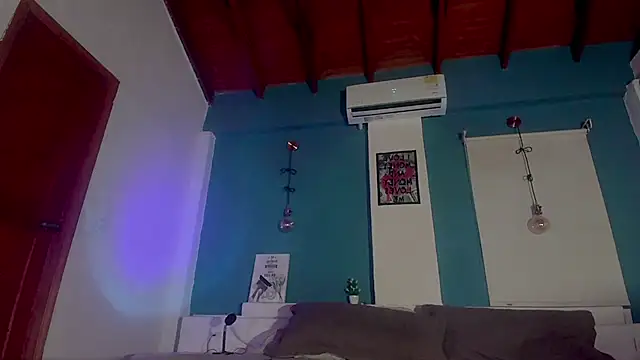 ariana-white- online show from October 22, 2025, 2:23 am