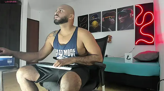 Snapshot of Hardboy_latin chatting on March 2, 2025, 3:45 am Hardboy latin online show from March 2, 2025, 3:45 am