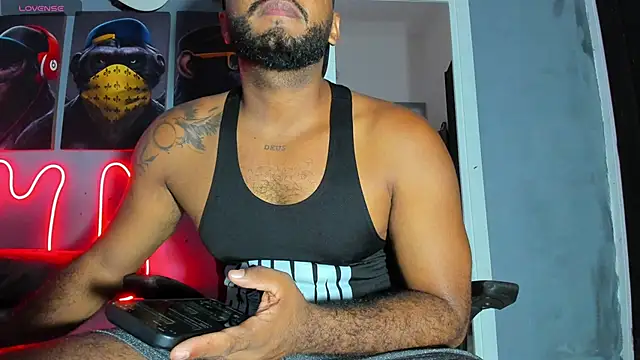 Snapshot of Hardboy_latin chatting on September 18, 2025, 2:35 am Hardboy latin online show from September 18, 2025, 2:35 am